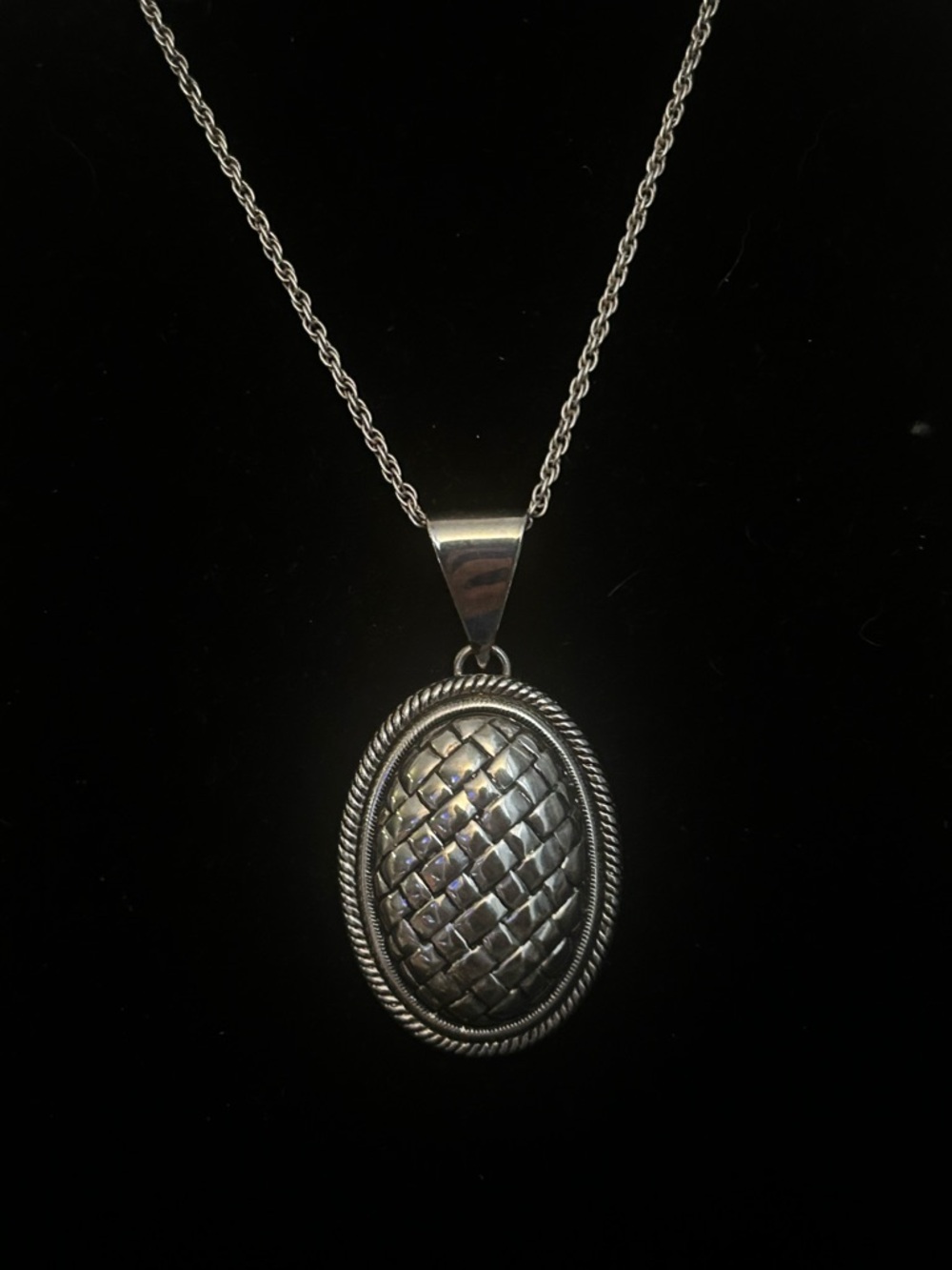 Silver Tone Woven Oval Pendant Necklace